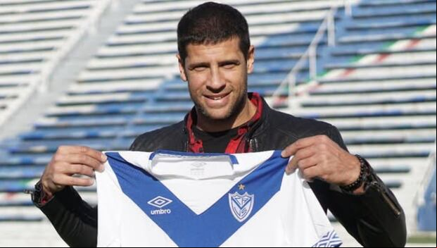 Sebastián Domínguez tendría en la mira a Santiago González. (Foto: Vélez)