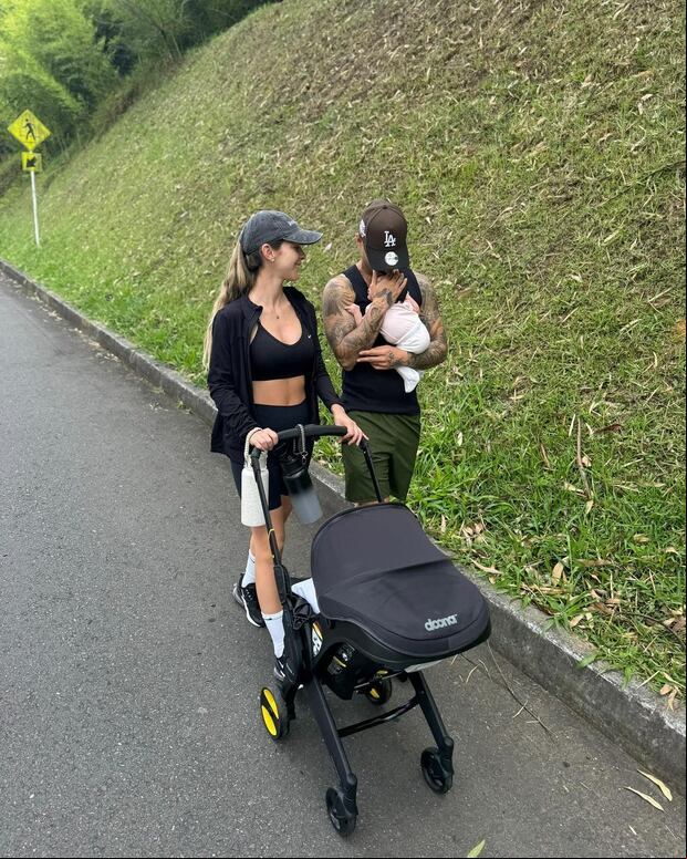 En una de sus fotos, el cantante colombiano mostró la recuperación de Susana Gómez a un mes de dar a luz a Paris (Foto: Maluma / Instagram)