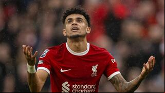 ‘Lucho’ Díaz y un vaivén en su futuro, ¿quedarse en el Liverpool o ir al Barcelona?