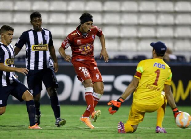 Huracán goleó 4-0 a Alianza Lima en la fase previa en 2015. (Foto: Difusión).