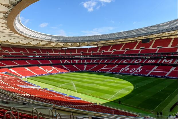 El Estadio Metropolitano, denominado oficialmente Cívitas Metropolitano por motivos de patrocinio, es un recinto deportivo propiedad del Club Atlético de Madrid, situado en el barrio de Rosas (distrito de San Blas-Canillejas), en Madrid, España. Cuenta con una capacidad de 68.456 asistentes y acogerá el derbi de este domingo.
(Foto: Shutterstock)