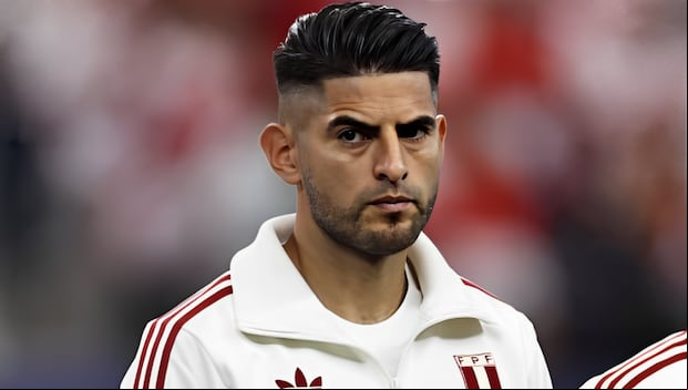 Carlos Zambrano lleva siete partidos al mando de Jorge Fossati. (Foto: Getty Images)