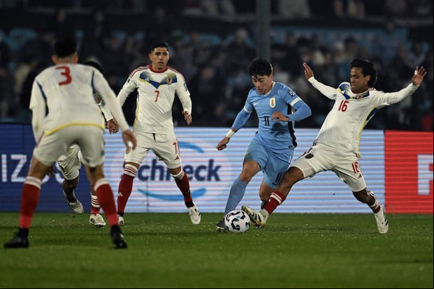 Uruguay se acercó al Mundial 2026 tras su triunfo 2-0 ante Venezuela. (Foto: AFP)