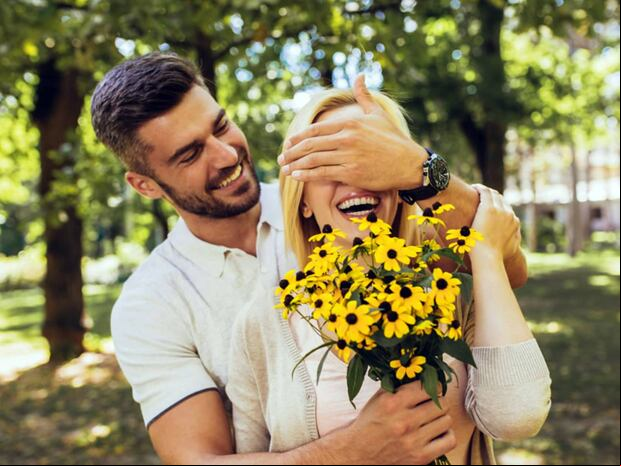 Un ramo de flores amarillas será un detalle especial para regalar a tu pareja este sábado 21 de septiembre, según la búsqueda de los s en Google. (Foto: récord)