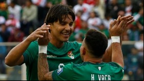 Bolivia vs. Perú en el Hernado Siles de la Paz por las Eliminatorias 2026. (Foto: Getty Images)