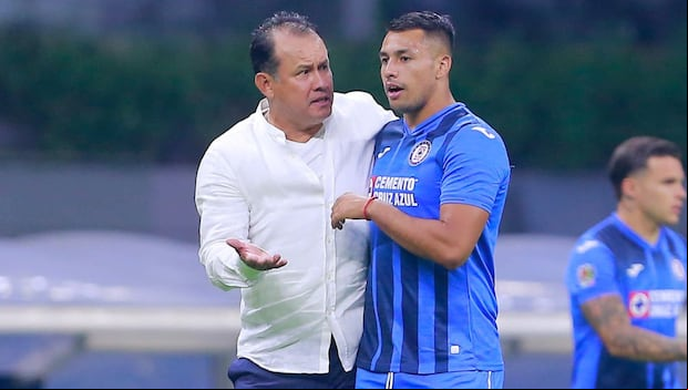 Juan Reynoso ganó el Torneo Clausura 2021 con Cruz Azul. (Foto: Getty Images)
