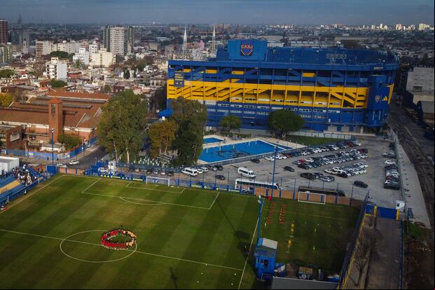 Universitario de Deportes entrenó con presencia de hinchas en predio de Boca Juniors. (Foto: @Universitario)