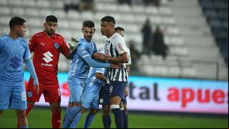 No fue una fiesta para los hinchas: Bolívar volteó el duelo y venció 3-2 a Alianza Lima en Matute