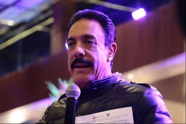 El exgobernador de Hidalgo estaría divorciándose de Victoria Ruffo (Foto: Omar Fayad / Instagram)