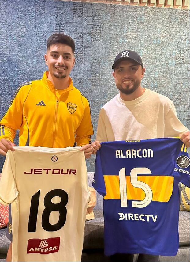 Rodrigo Ureña visitó a Williams Alarcón en la concentración de Boca Juniors en Lima.
