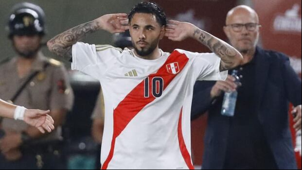 Sergio Peña fue titular frente a República Dominicana y marcó el primer gol gracias a un disparo que sorprendió al arquero visitante.