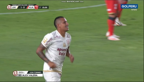 Alex Valera marcó el 1-0 de Universitario sobre Sport Huancayo. (Video: GOLPERU)