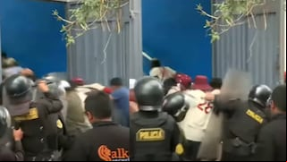 ¡Problemas en Andahuaylas! Hinchas de Universitario ingresaron a la fuerza a estadio Los Chankas