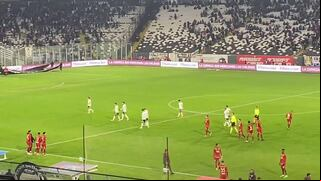 ¡Vergüenza! Universitario vs. Colo Colo fue suspendido por ataque a hinchas cremas