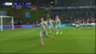 ¡Golazo de Julián Álvarez! De espectacular tiro libre, el 1-0 en Atlético Madrid-Sparta Praga